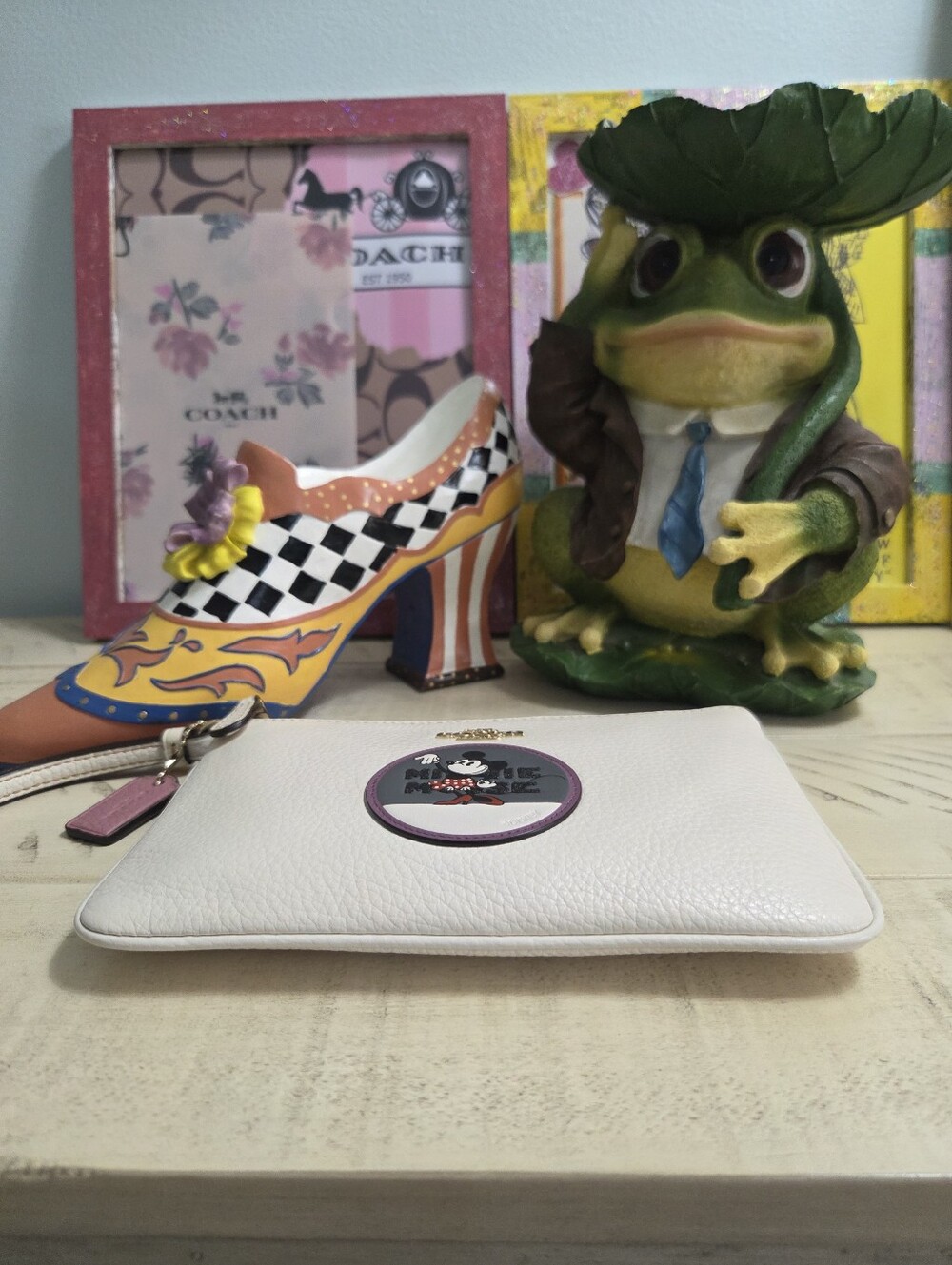 Coach x Disney Minnie Mouse Patch Small Wristlet in the "Chalk" white, EUC - Picture 10 of 16